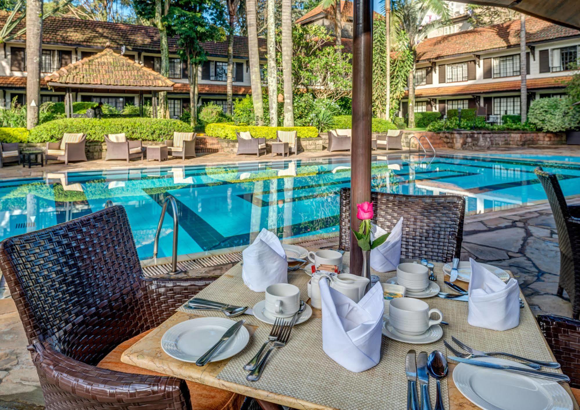 Southern Sun Mayfair Найроби Экстерьер фото
