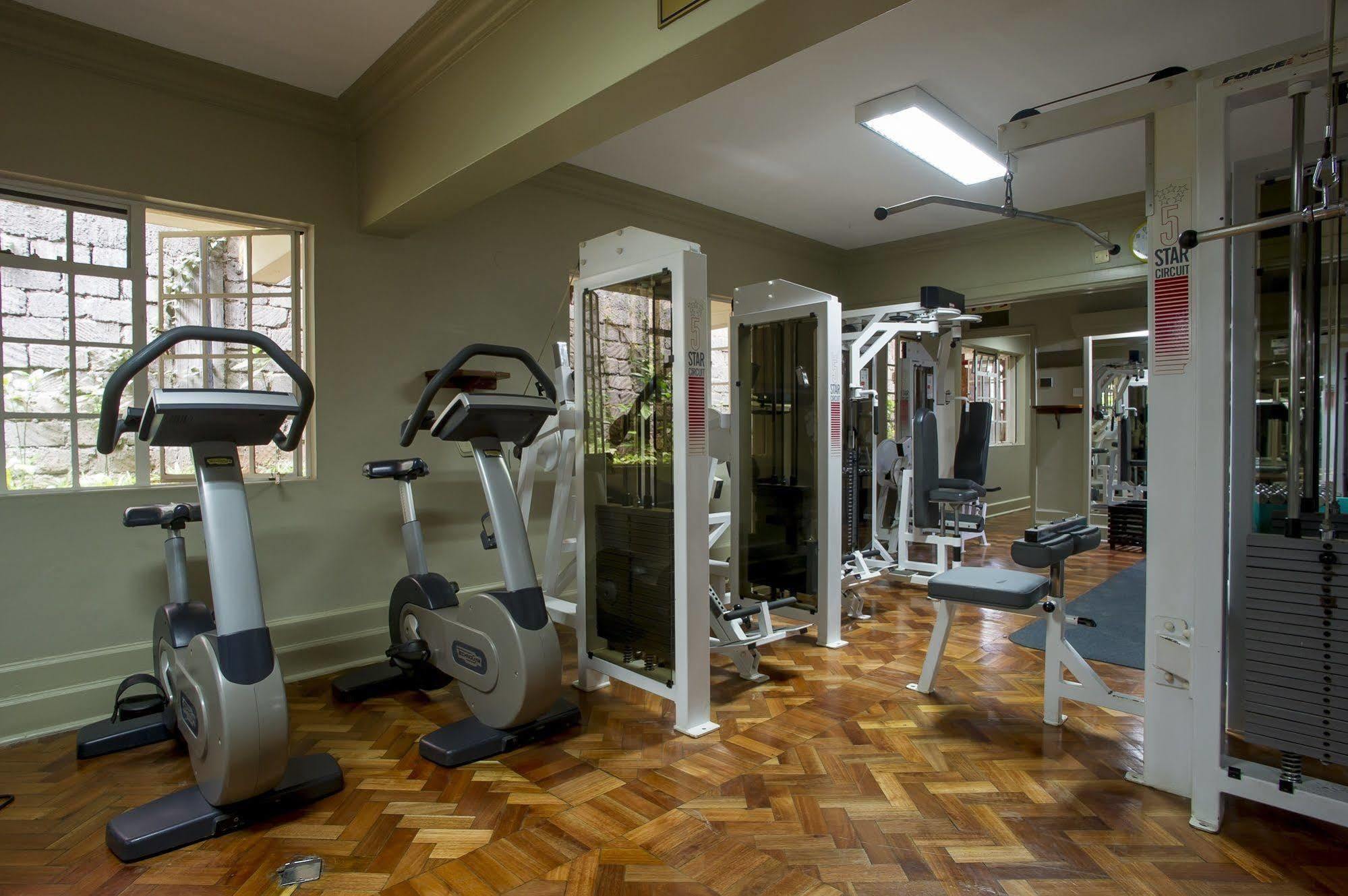 Southern Sun Mayfair Найроби Экстерьер фото